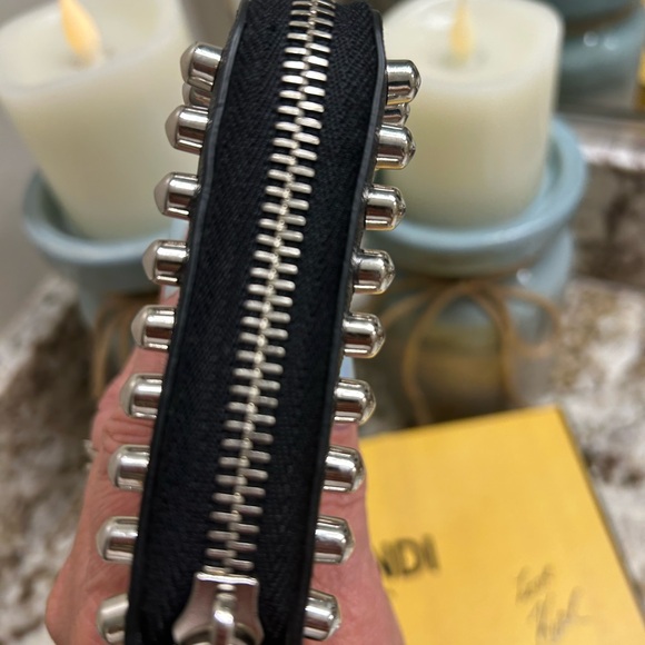 Fendi Karl Lagerfield Colab zippy wallet - Picture 5 of 11